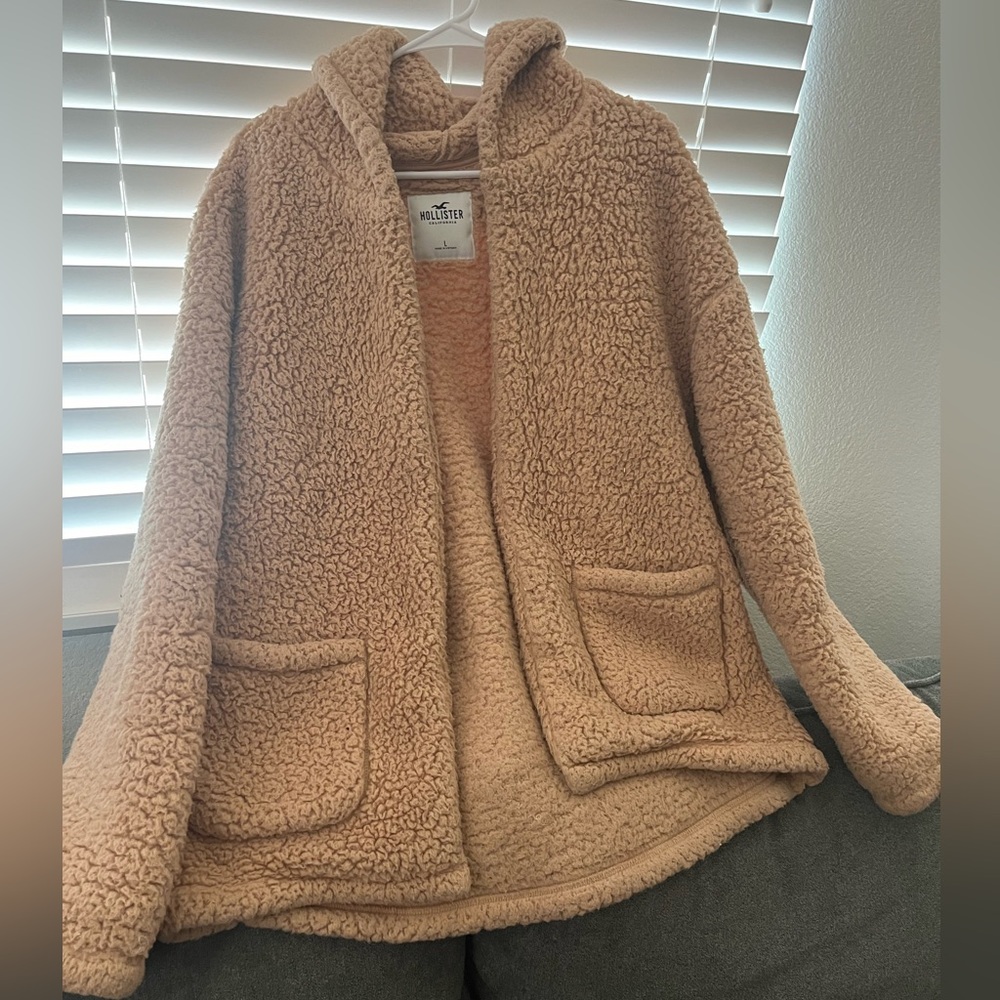 Hollister Women’s Tan Teddy Sherpa Jacket, Size Large